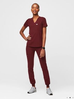 Figs Zamora V‑Neck Scrub Set Top and Joggers Deep Wine XSMALL